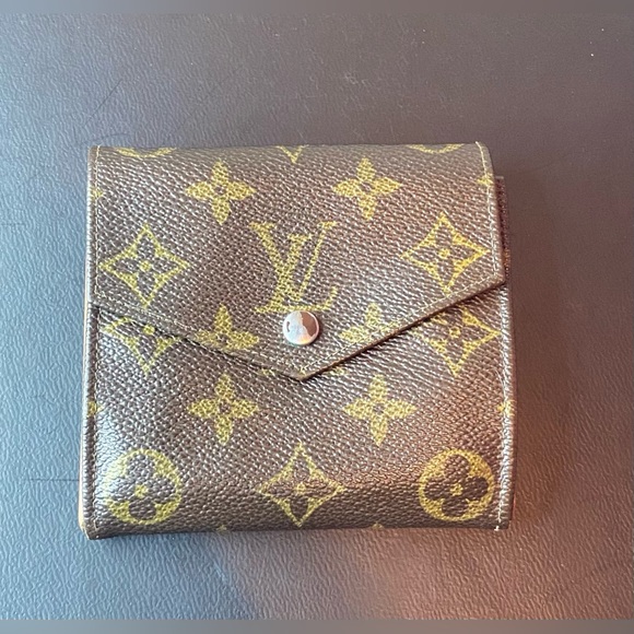 Louis Vuitton Monogram Porte Monnaie Billets Bifold Wallet - Picture 4 of 9